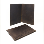 Menu Lëkure Dopio me Llastik A4 22x32 - (Kafe) - Figura 2