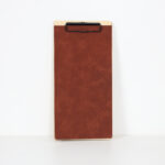 Menu Druri – Me kapëse metalike dhe Cover Lëkure Sintetike - DL (Kafe me vija) (Copy)