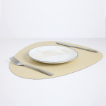 Shtroje për Tavolina Ovale – Lëkurë Sintetike – 1 Anë 32×45 – Krem (12 cp Standard) - Figura 2